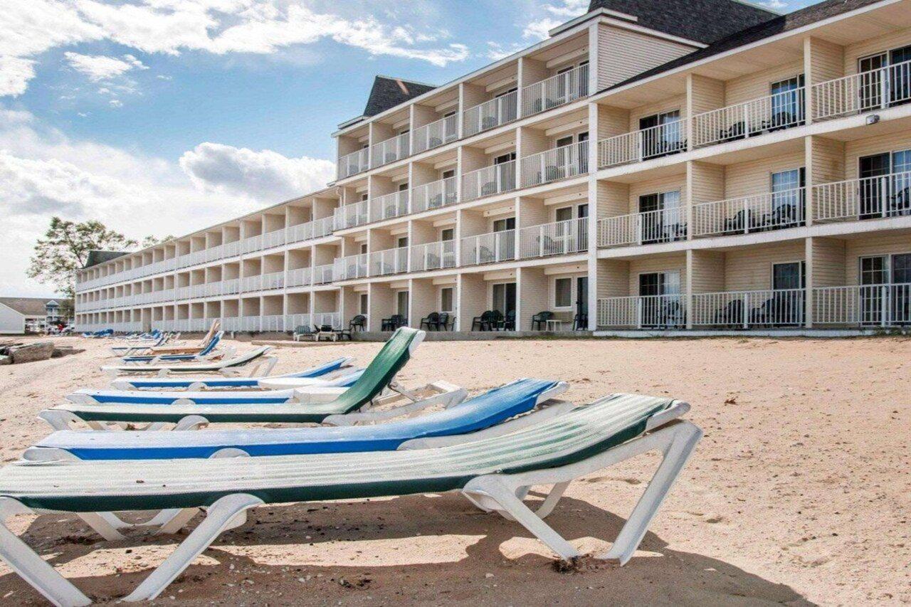 Comfort Inn Lakeside Mackinaw City Exterior photo